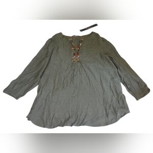 NWT olivia & martin Green Floral Detail V-Neck Quarter Sleeve Top Size Large